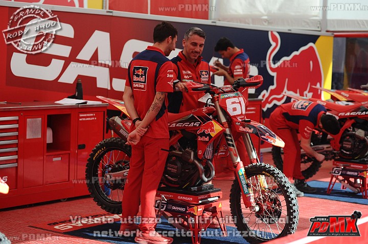 ROB_1448 (Copy).jpg